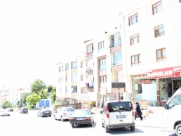 Gölbaşı'nda Cadde Üzeri Dükkan